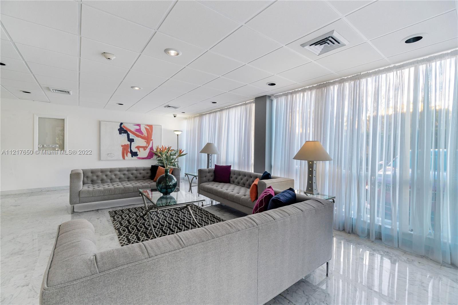 RUNAWAY BAY CONDO - Residential Lease