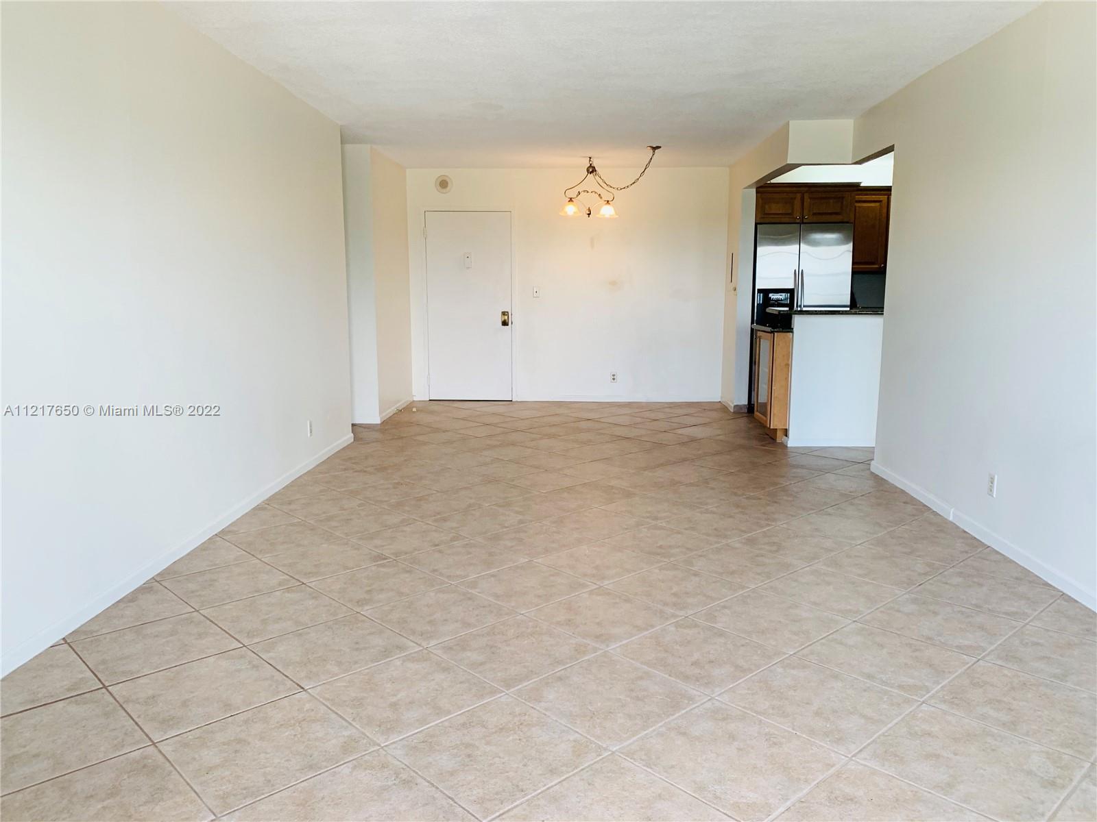 RUNAWAY BAY CONDO - Residential Lease