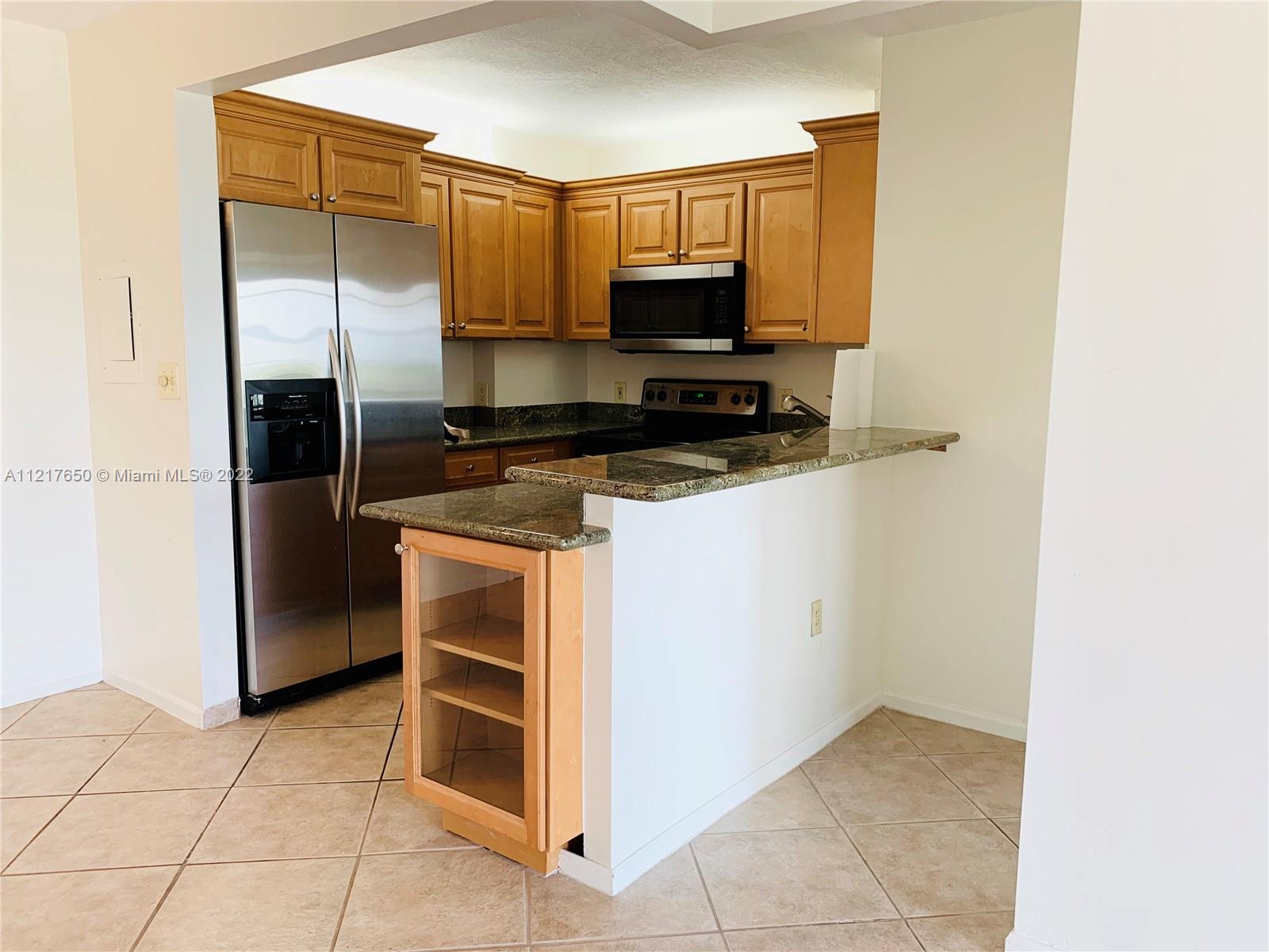 RUNAWAY BAY CONDO - Residential Lease