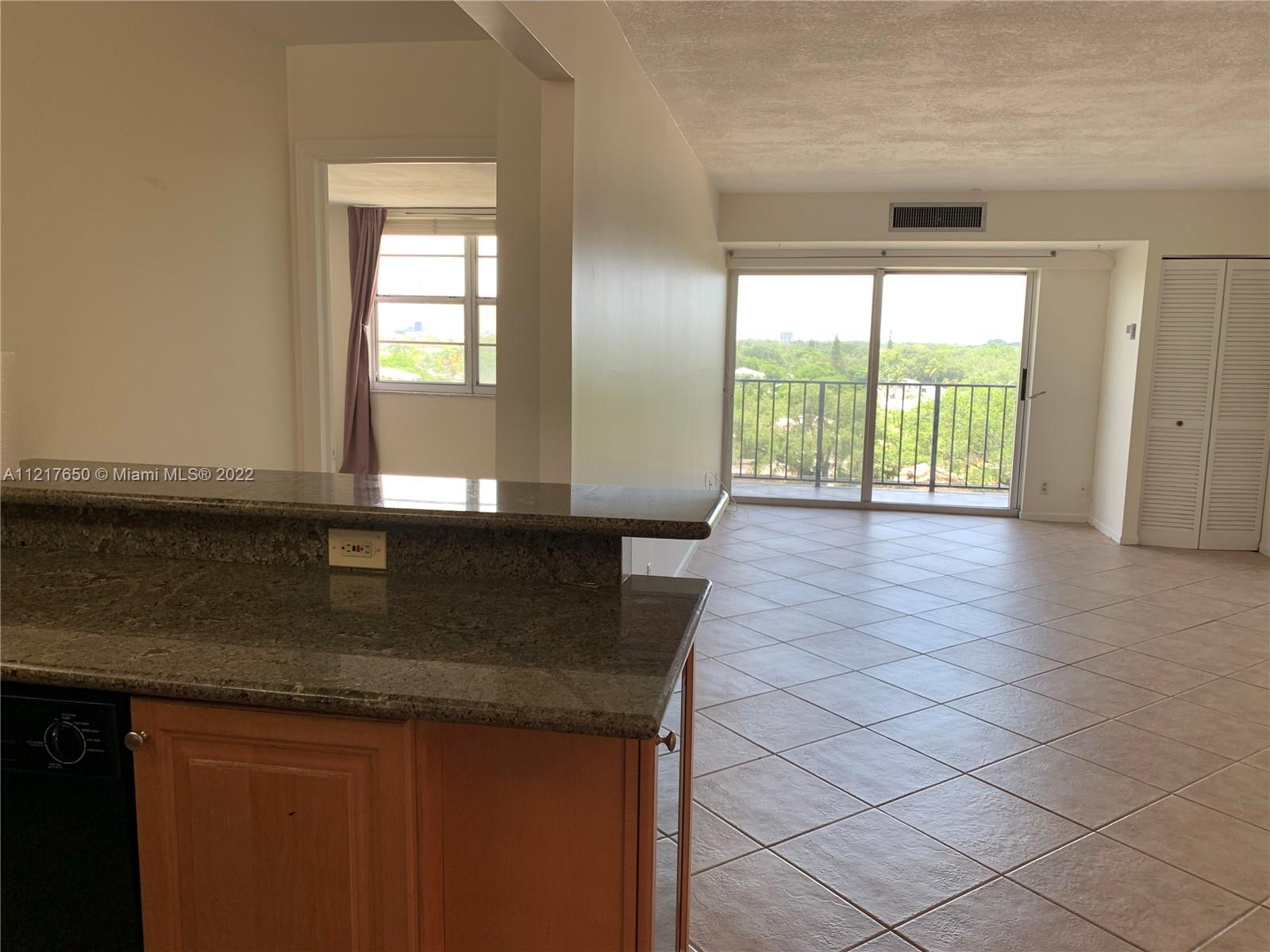 RUNAWAY BAY CONDO - Residential Lease