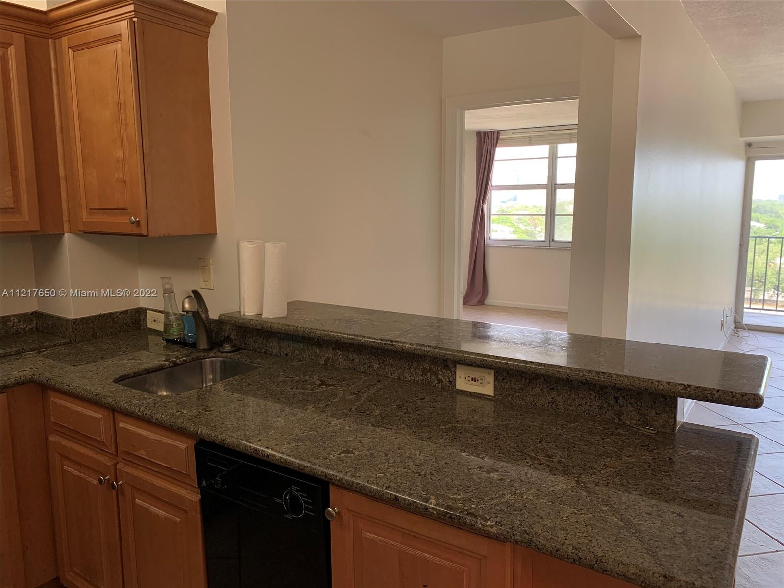 RUNAWAY BAY CONDO - Residential Lease