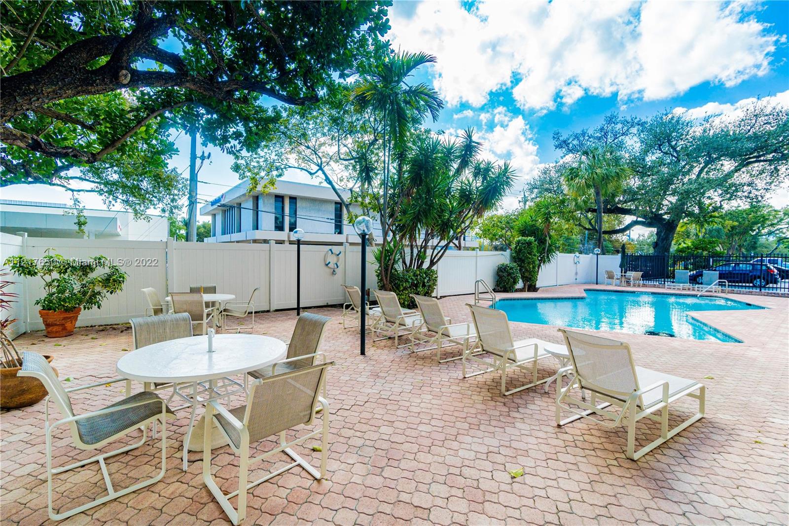 RUNAWAY BAY CONDO - Residential Lease