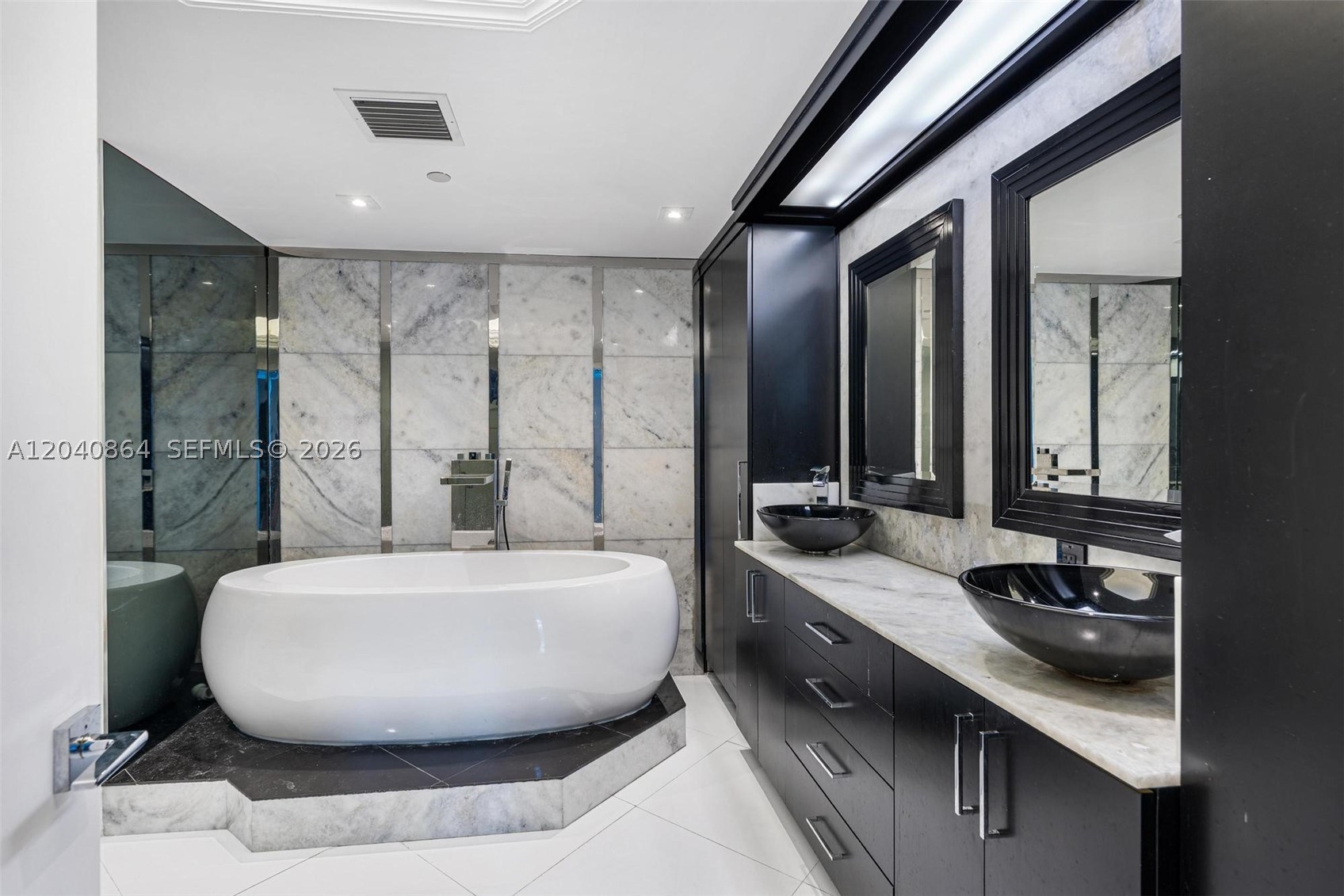 SOLIMAR CONDO - Residential