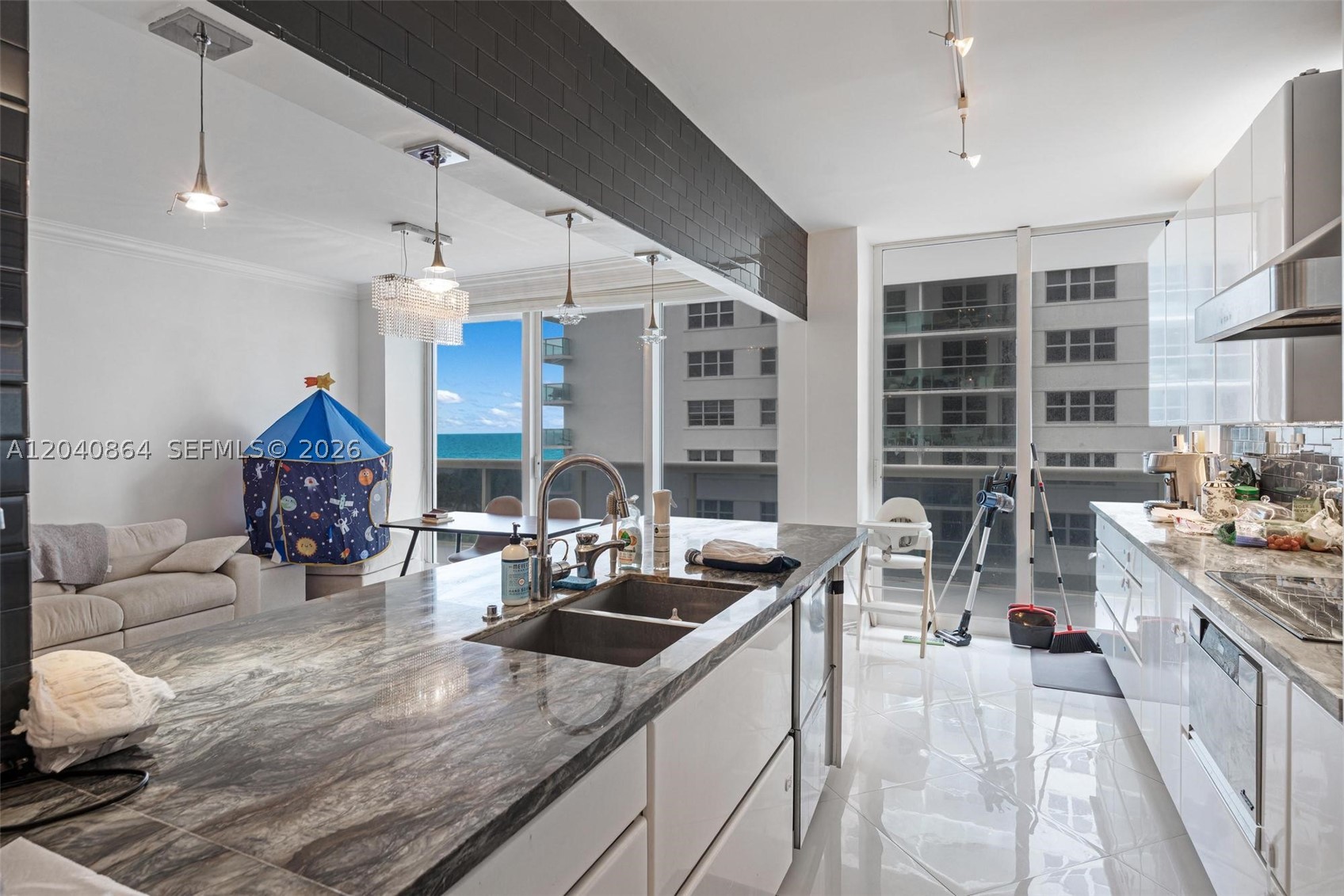 SOLIMAR CONDO - Residential