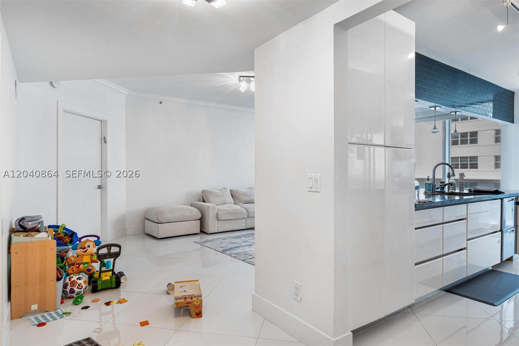 SOLIMAR CONDO - Residential