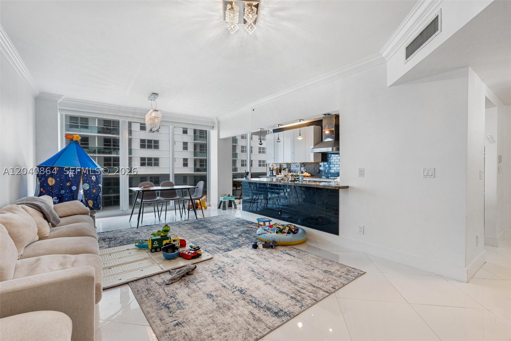 SOLIMAR CONDO - Residential