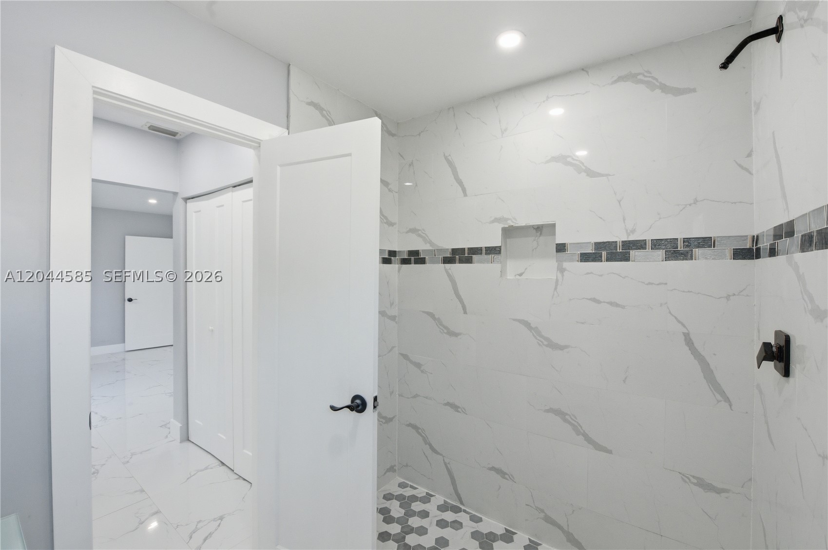 NORTH SHORE HEIGHTS - Residential