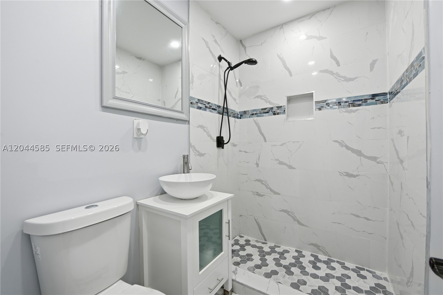 NORTH SHORE HEIGHTS - Residential