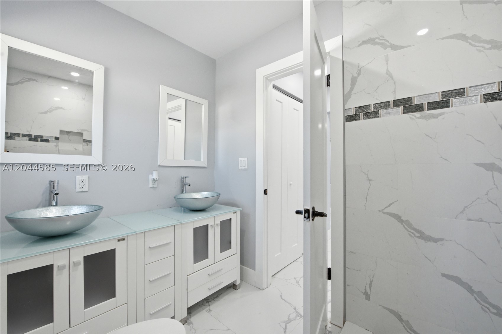 NORTH SHORE HEIGHTS - Residential