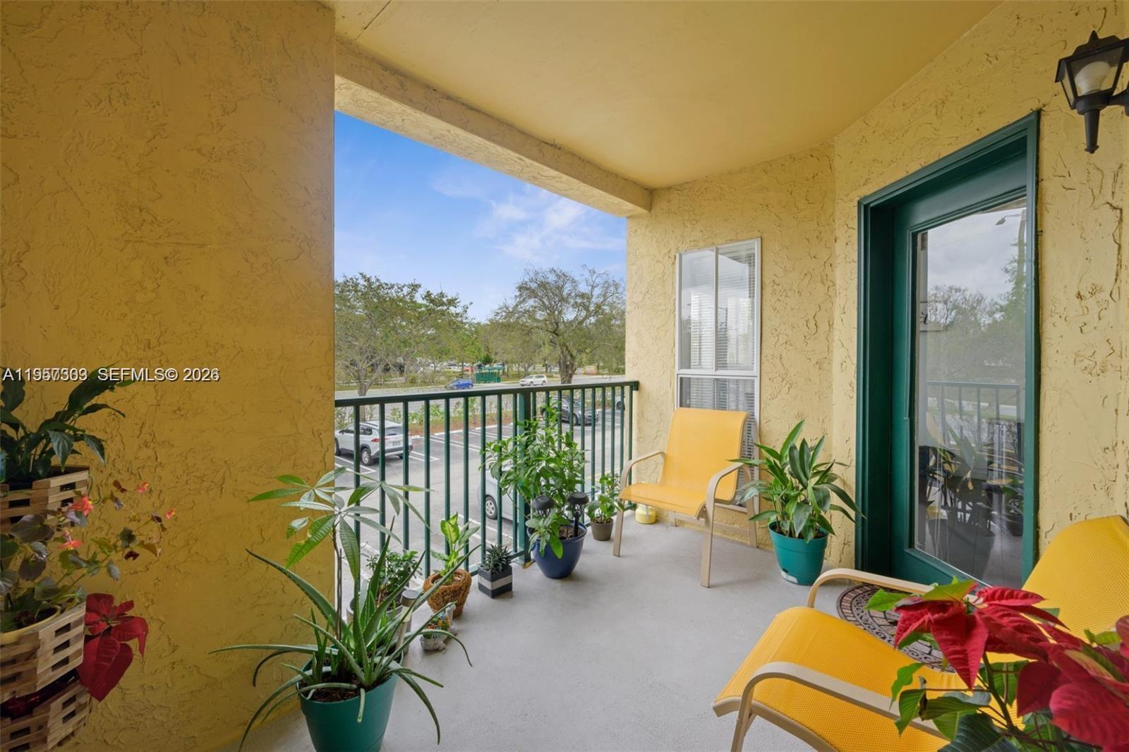 SAVANNAH AT RIVERSIDE CON - Residential