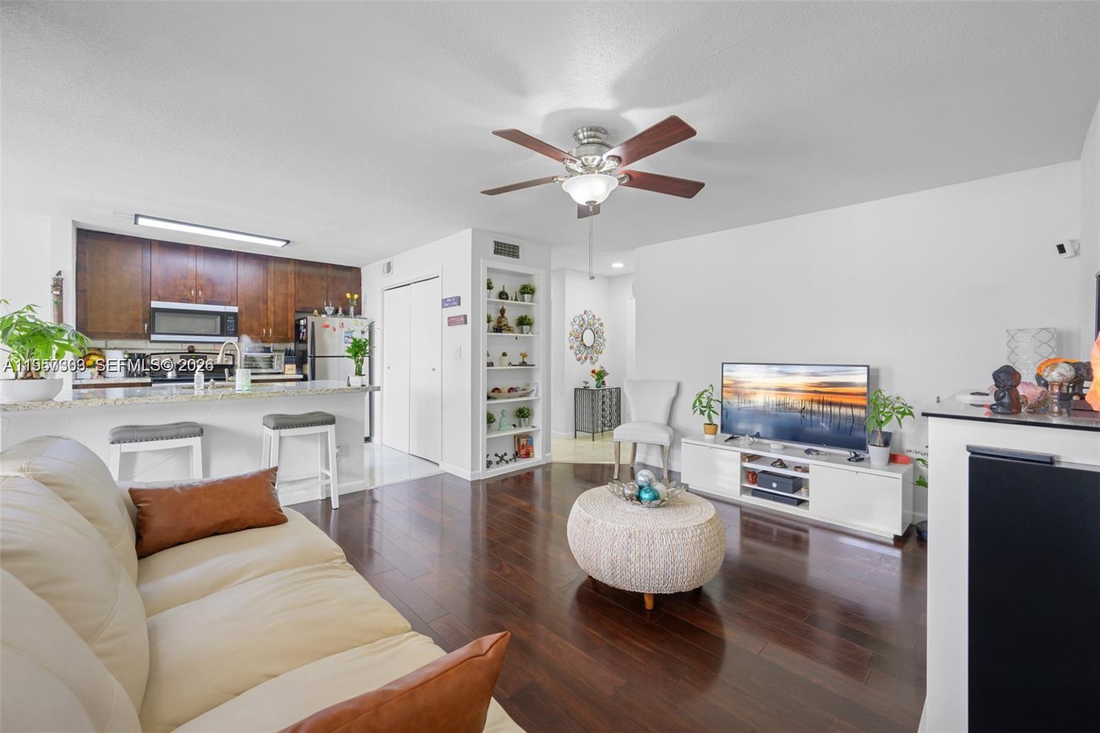 SAVANNAH AT RIVERSIDE CON - Residential