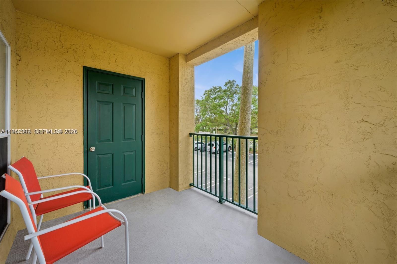 SAVANNAH AT RIVERSIDE CON - Residential