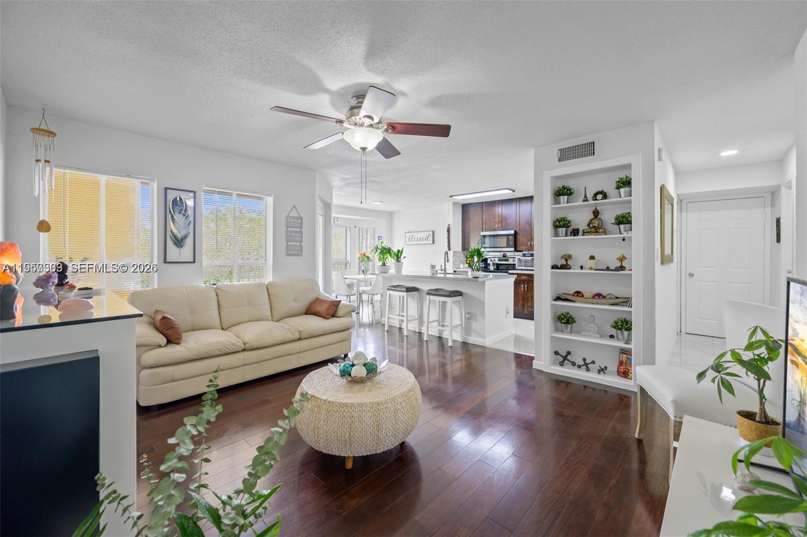SAVANNAH AT RIVERSIDE CON - Residential