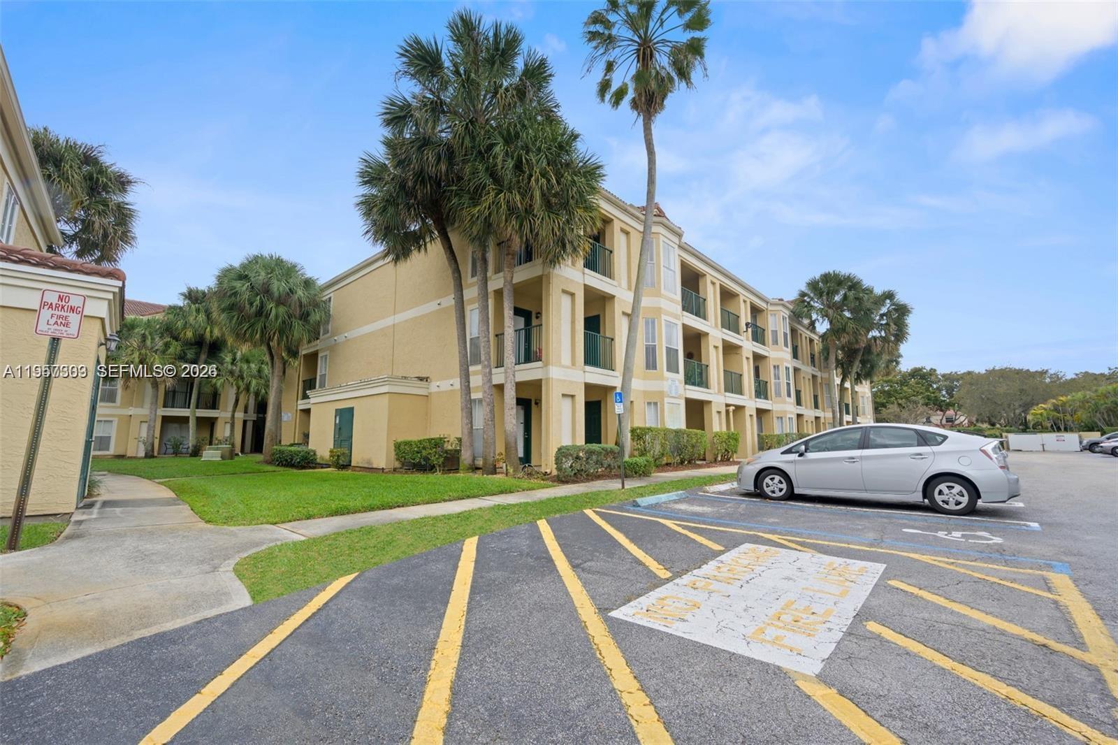 SAVANNAH AT RIVERSIDE CON - Residential