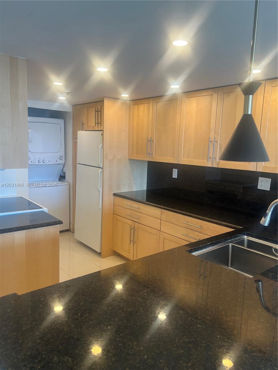 VENETIA CONDO - Residential Lease