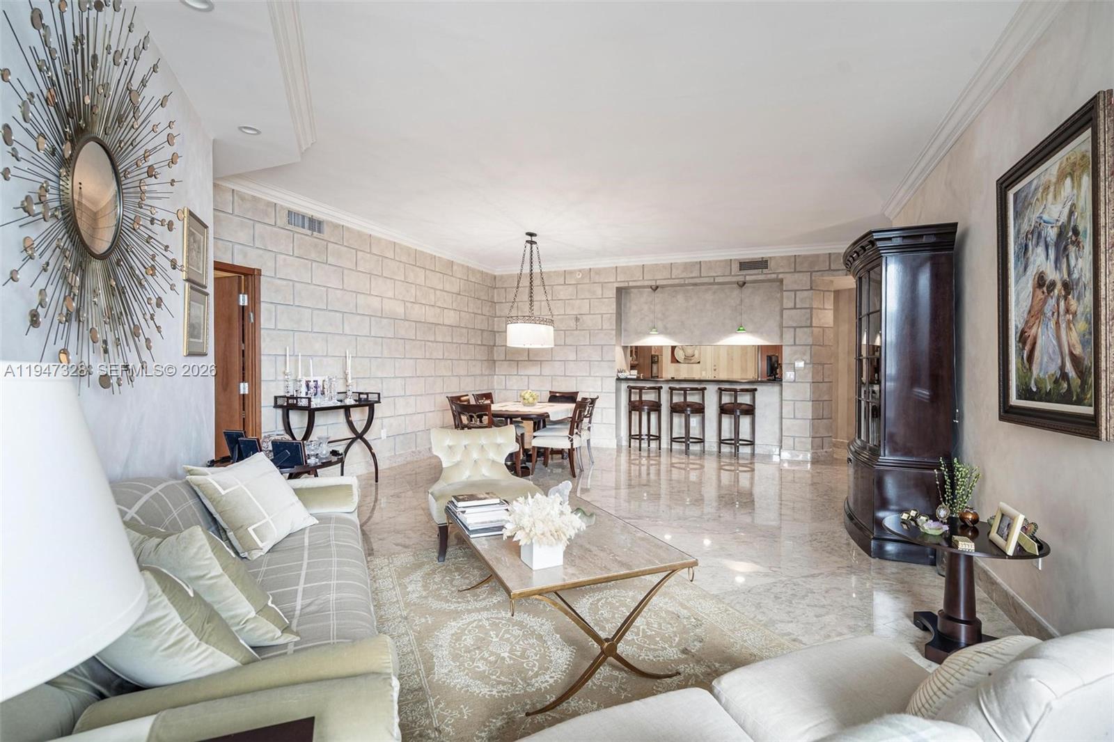 SOLIMAR CONDO - Residential