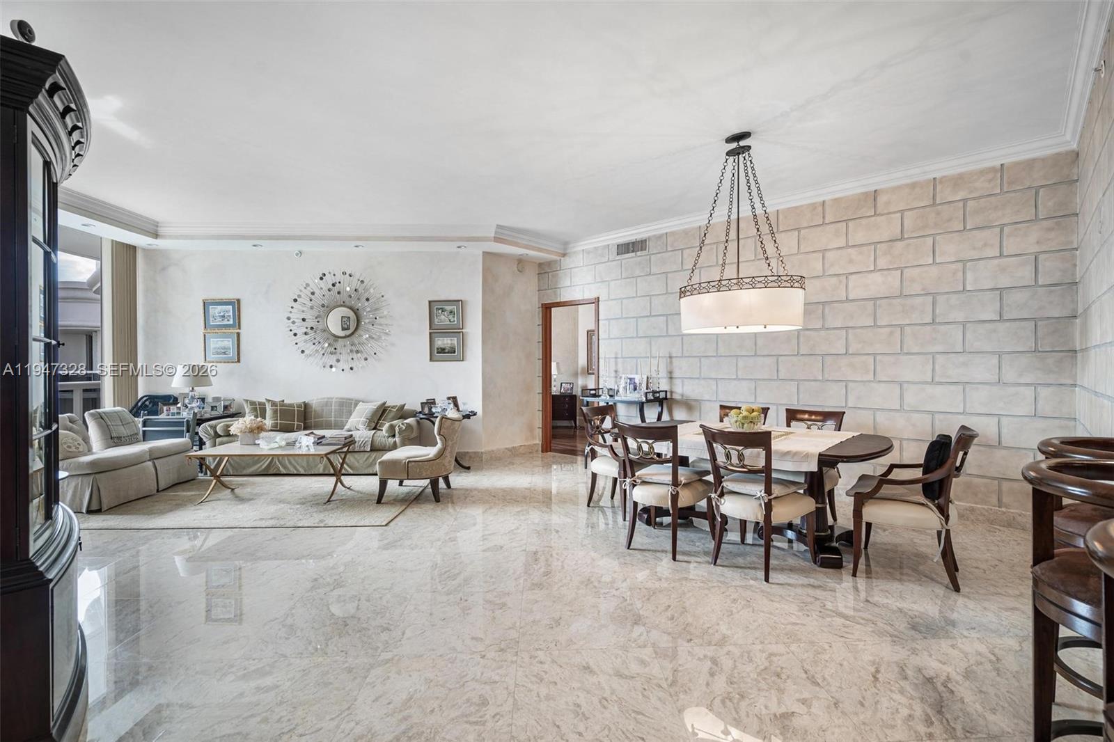 SOLIMAR CONDO - Residential