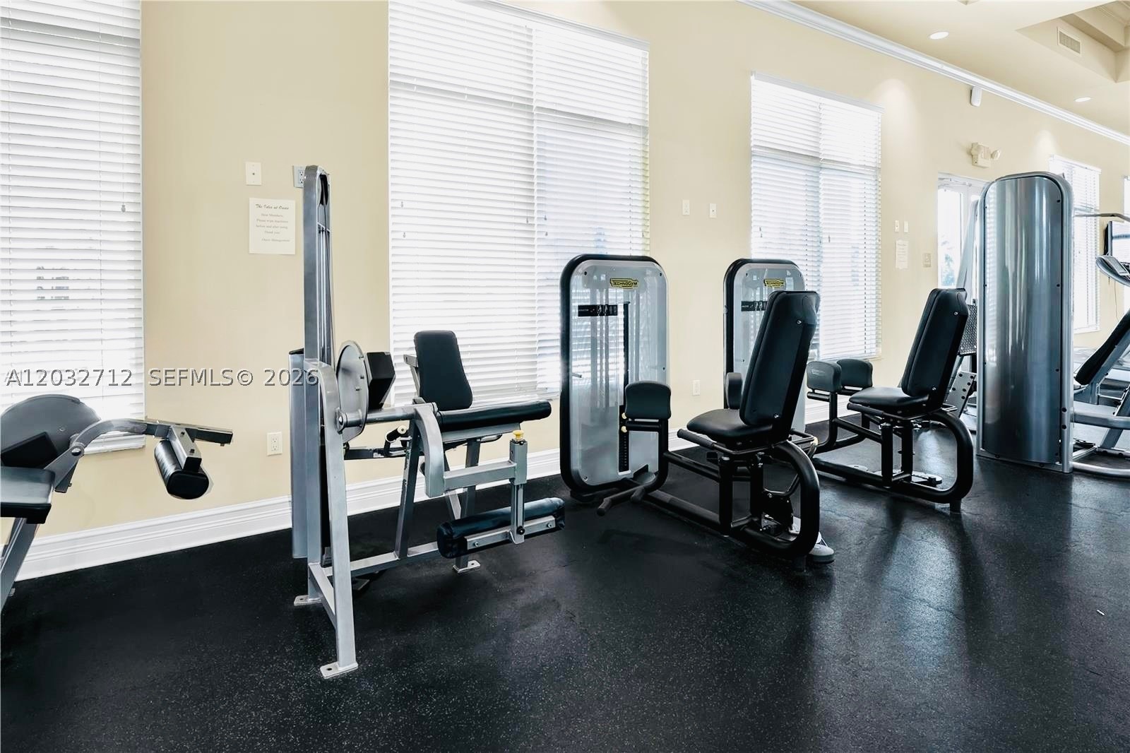 EMILIOS PLACE AT OASIS - Residential Lease