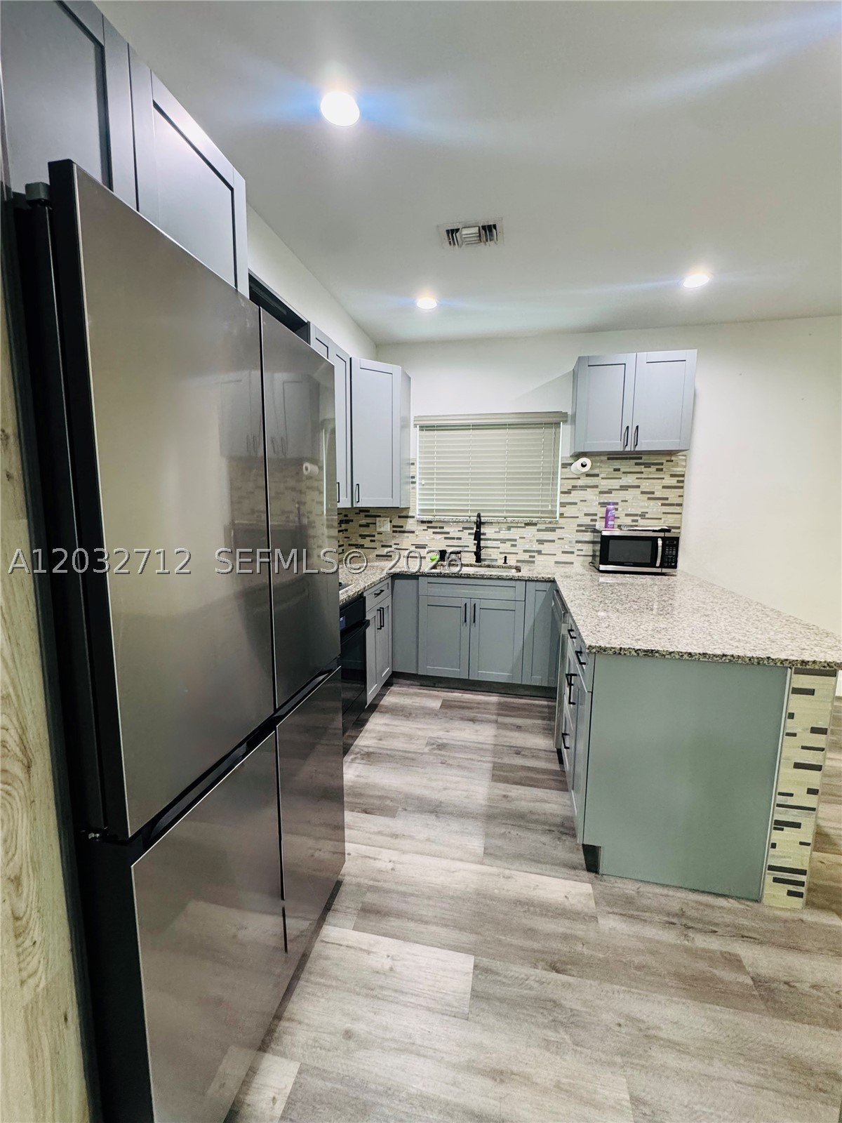 EMILIOS PLACE AT OASIS - Residential Lease