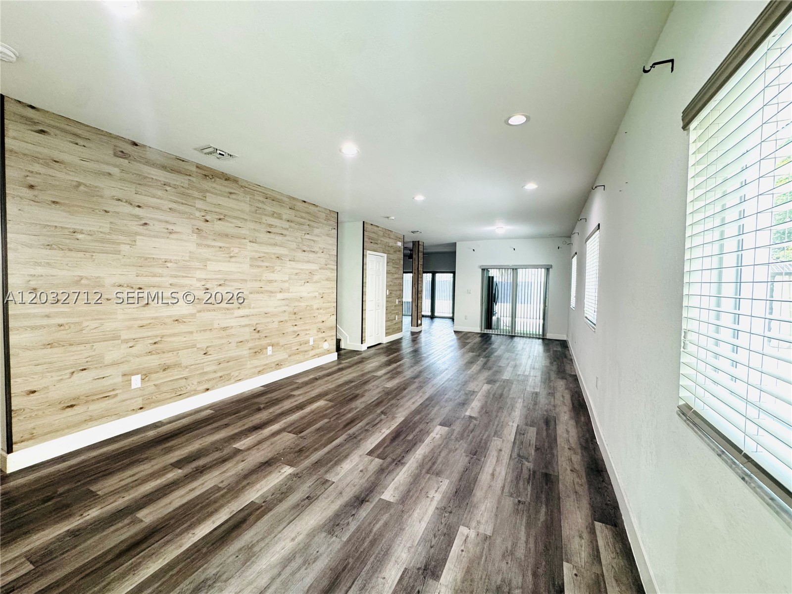 EMILIOS PLACE AT OASIS - Residential Lease