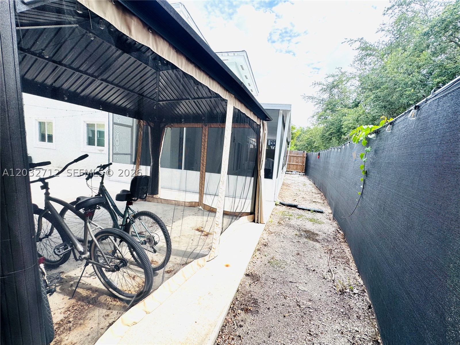 EMILIOS PLACE AT OASIS - Residential Lease