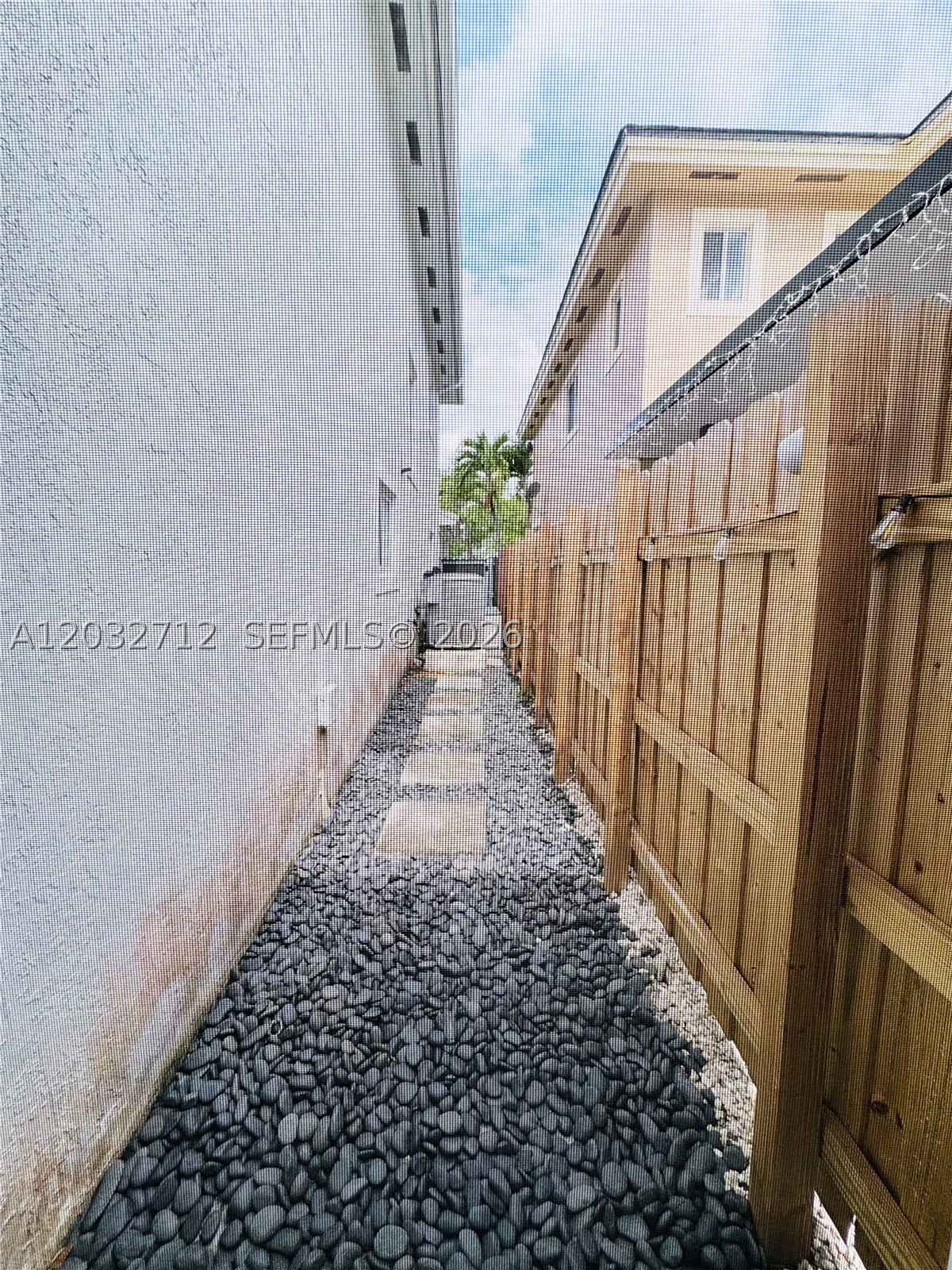 EMILIOS PLACE AT OASIS - Residential Lease