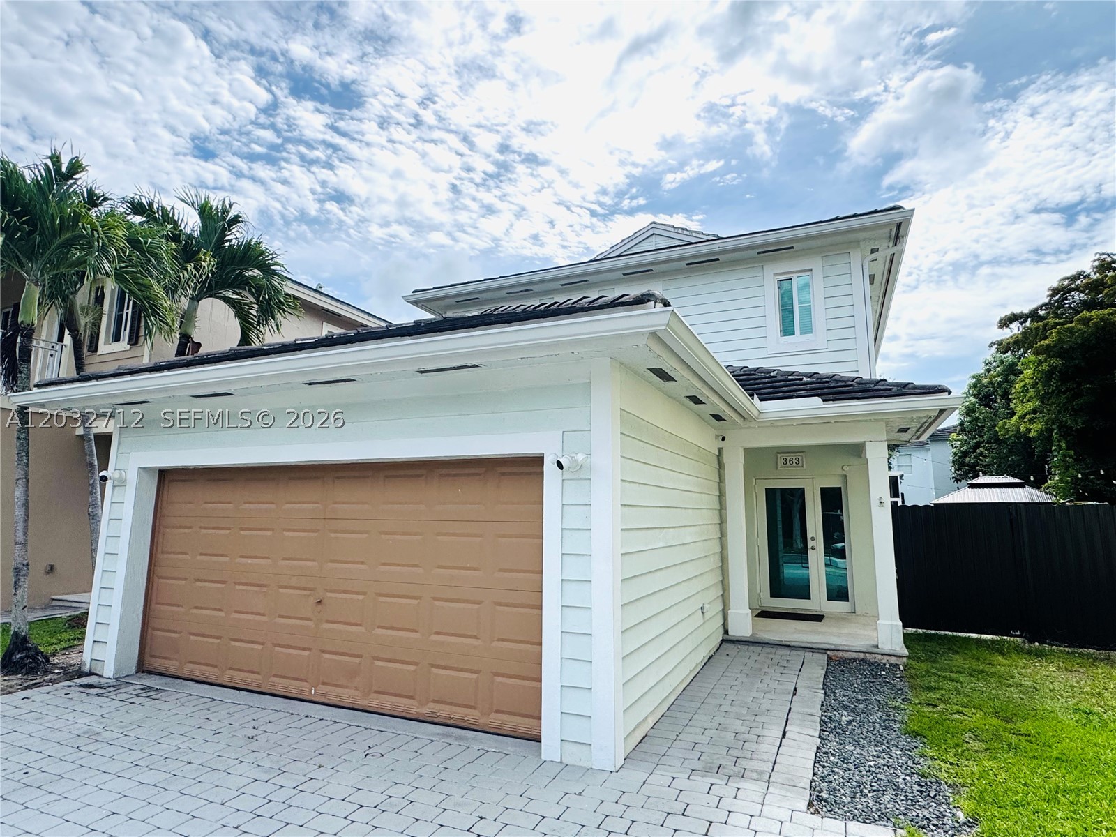 EMILIOS PLACE AT OASIS - Residential Lease