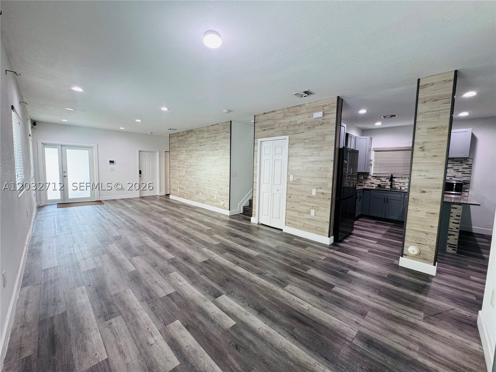 EMILIOS PLACE AT OASIS - Residential Lease