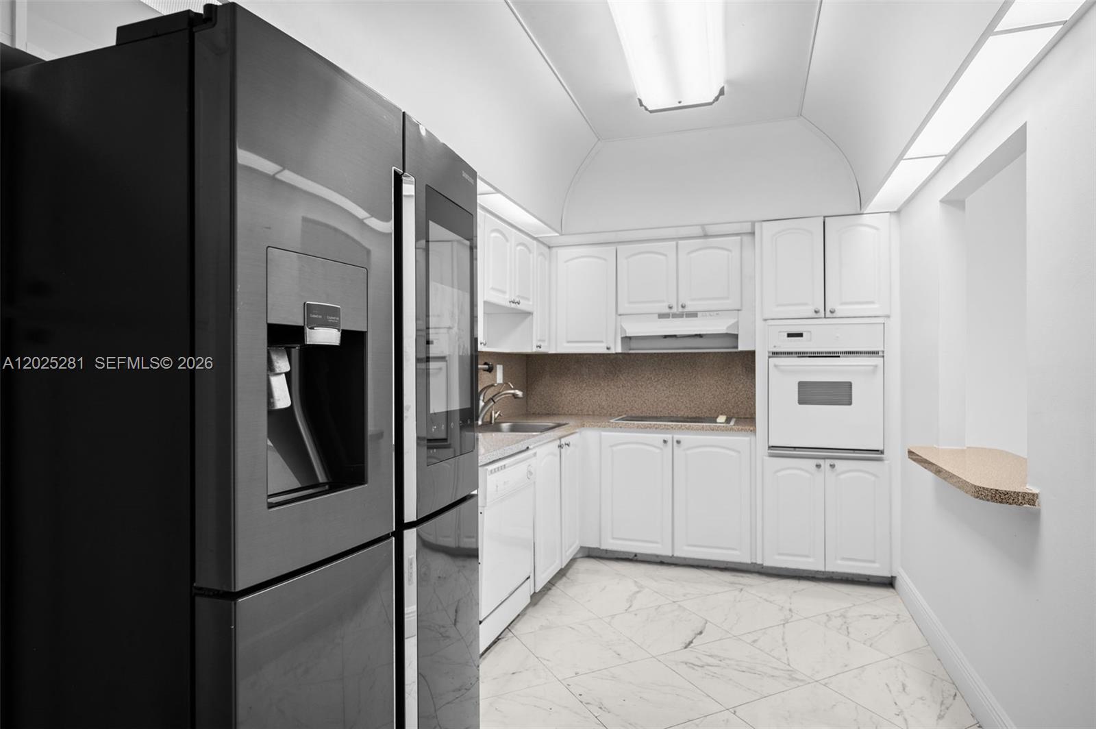 OCEANVIEW BUILDING B COND - Residential Lease