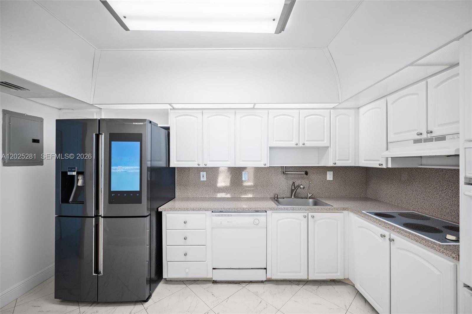 OCEANVIEW BUILDING B COND - Residential Lease
