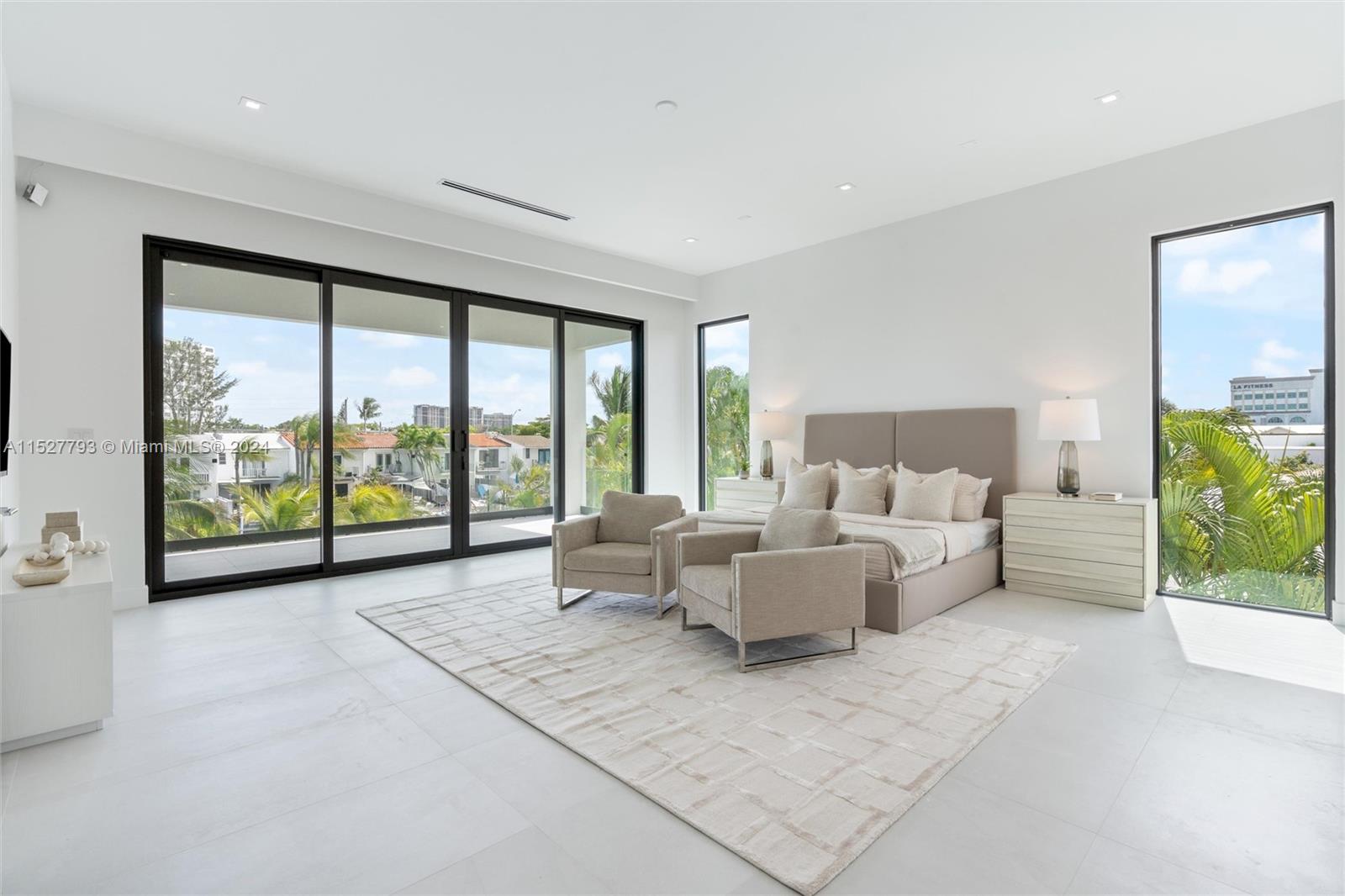 AVIATION COUNTRY CLUB - Residential
