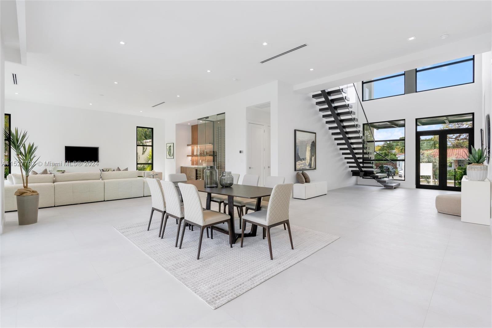 AVIATION COUNTRY CLUB - Residential