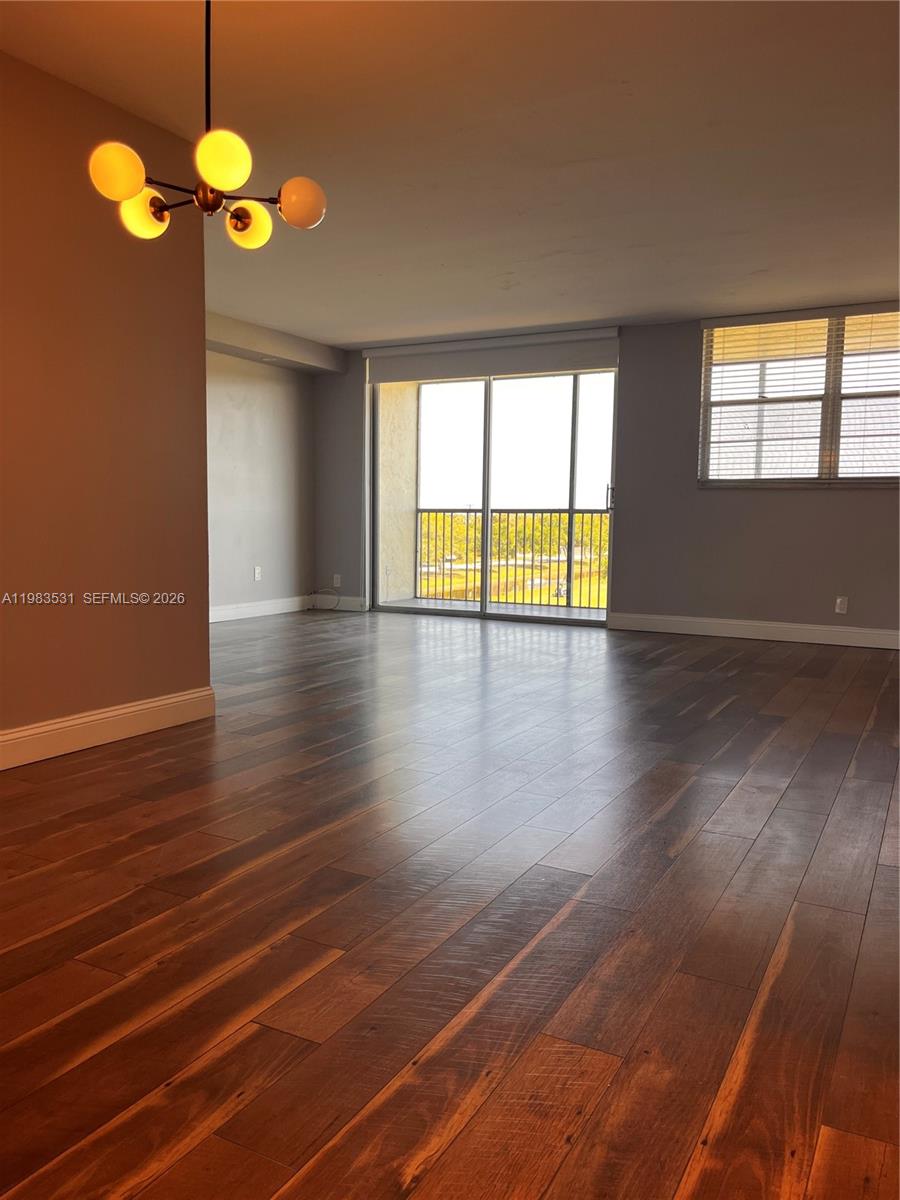 ROLLING HILLS GOLF AND TE - Residential