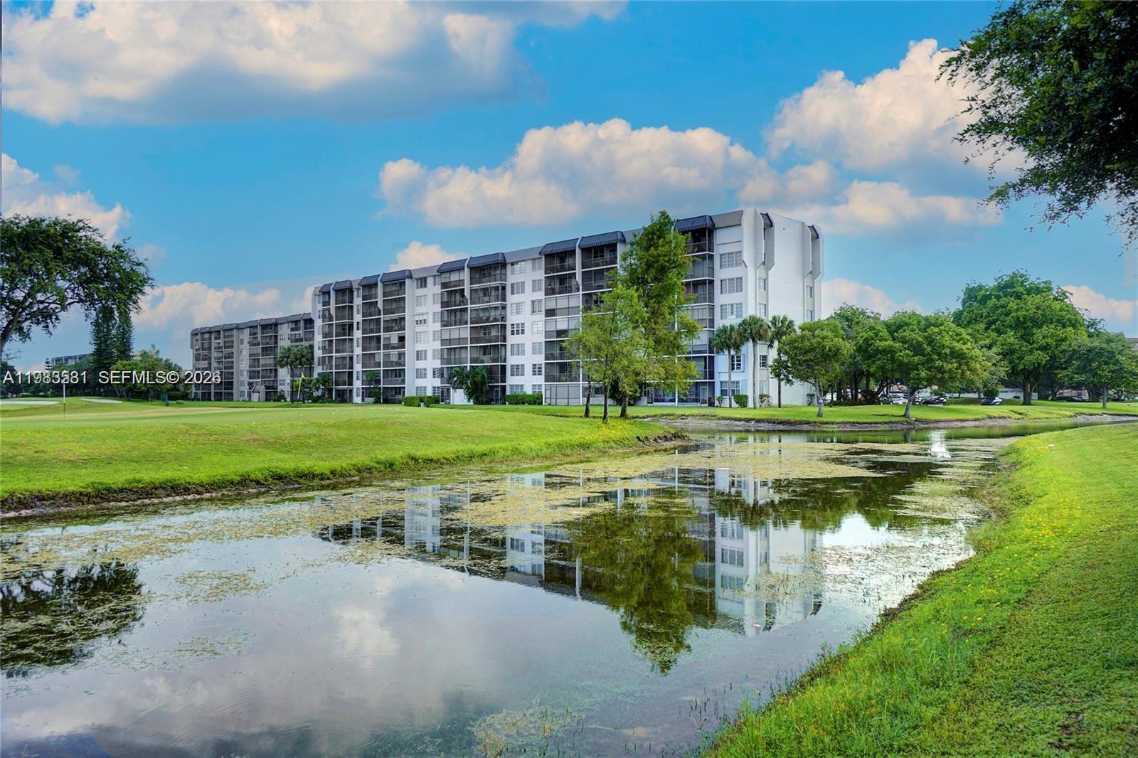 ROLLING HILLS GOLF AND TE - Residential