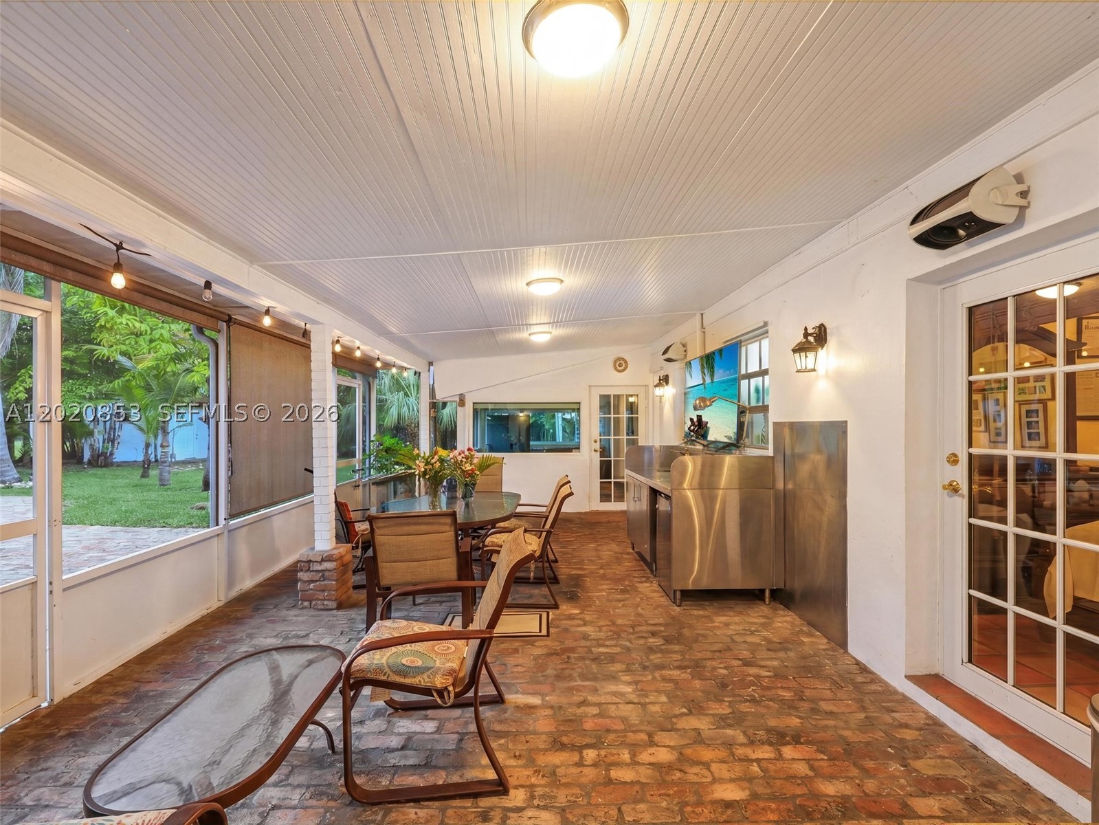CAROLE HELMS MANOR - Residential