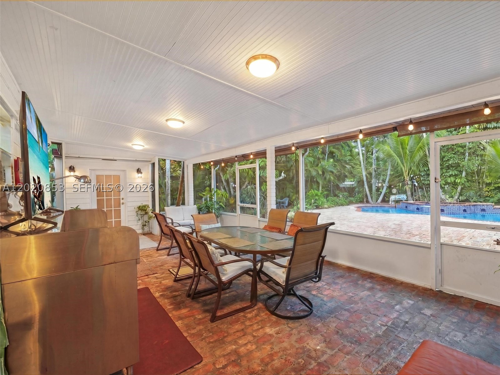 CAROLE HELMS MANOR - Residential