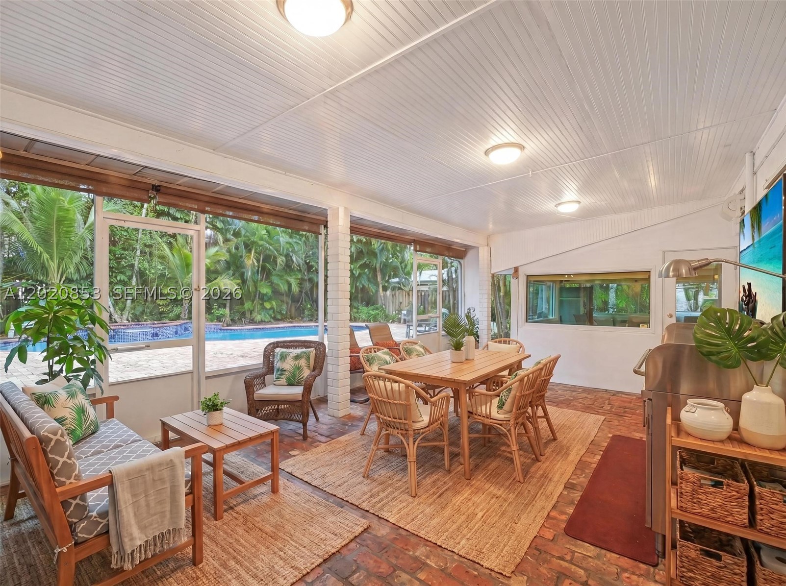 CAROLE HELMS MANOR - Residential