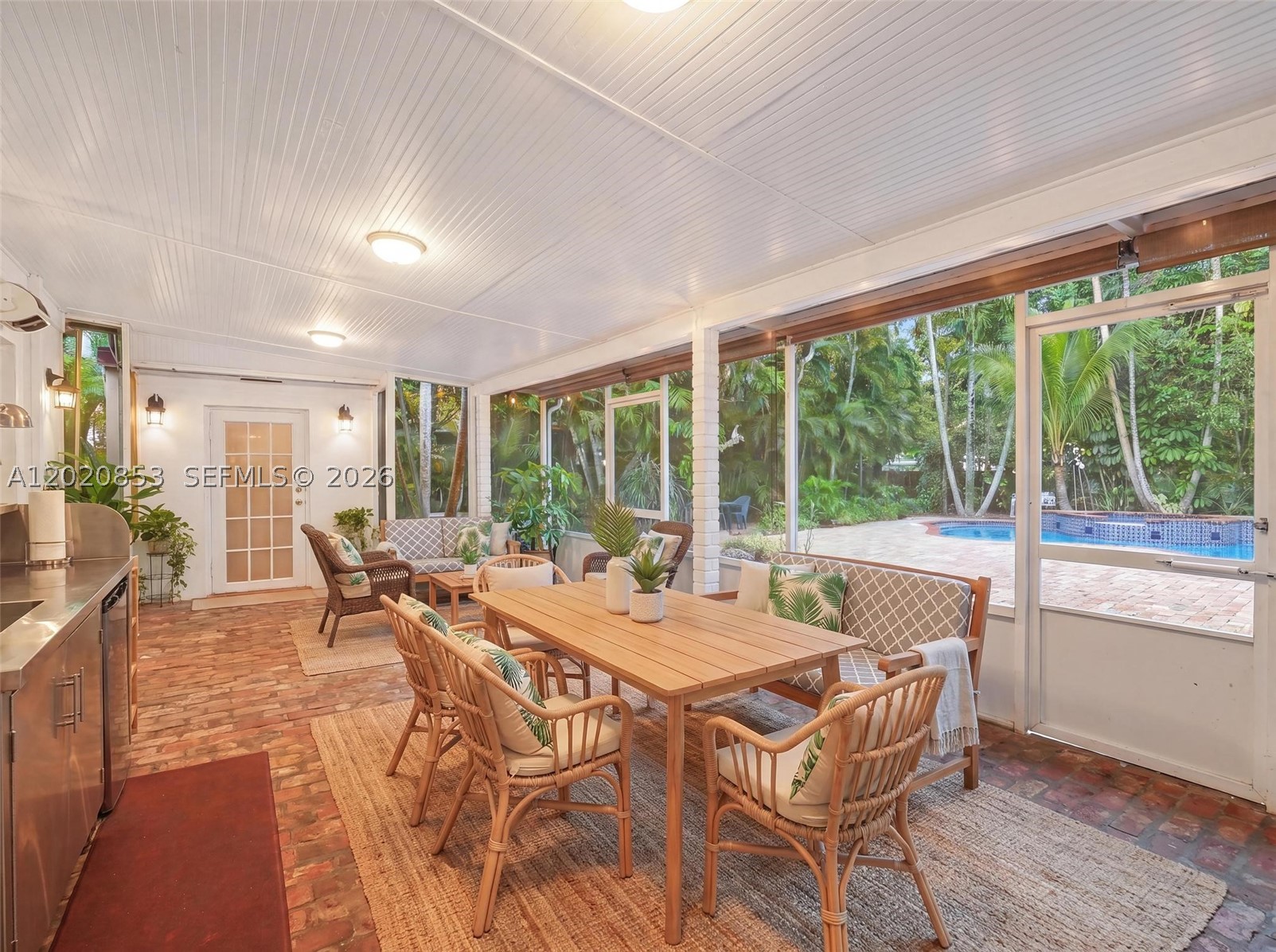 CAROLE HELMS MANOR - Residential