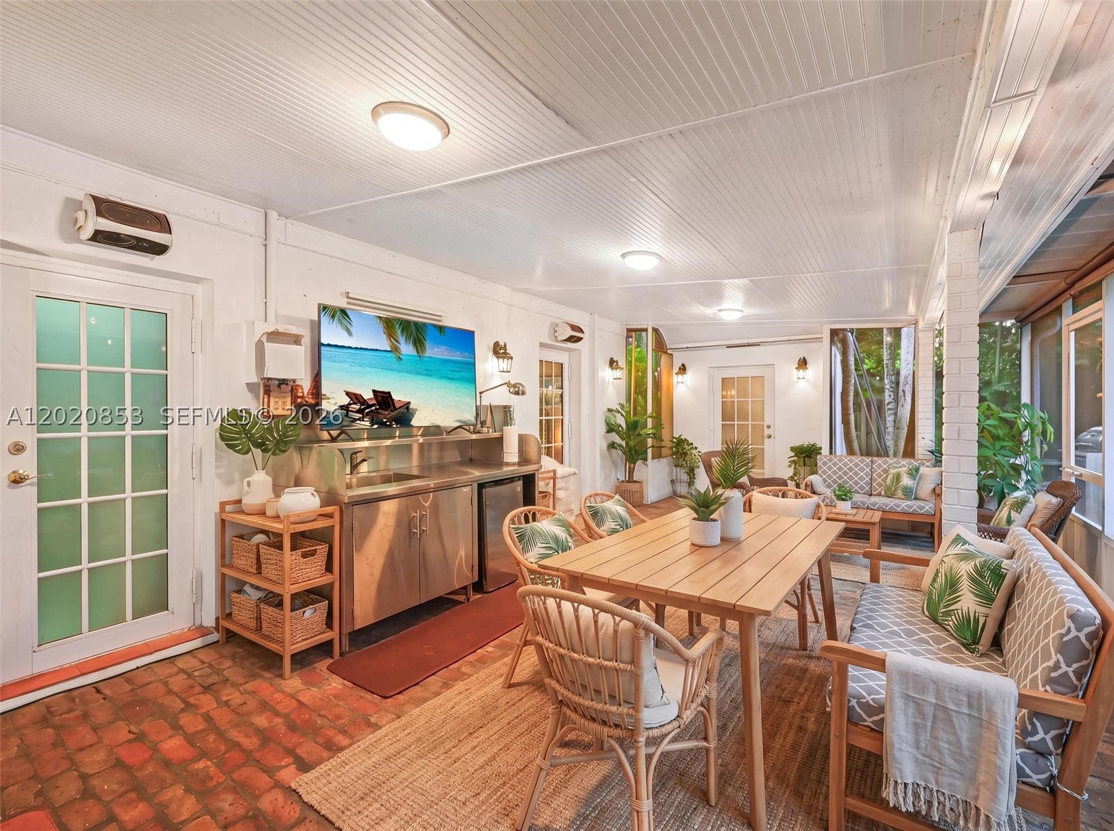 CAROLE HELMS MANOR - Residential