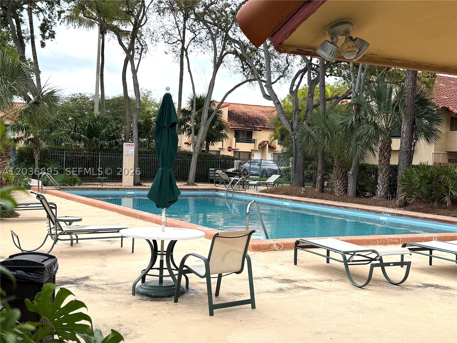 DADELAND COVE SEC 1 - Residential Lease