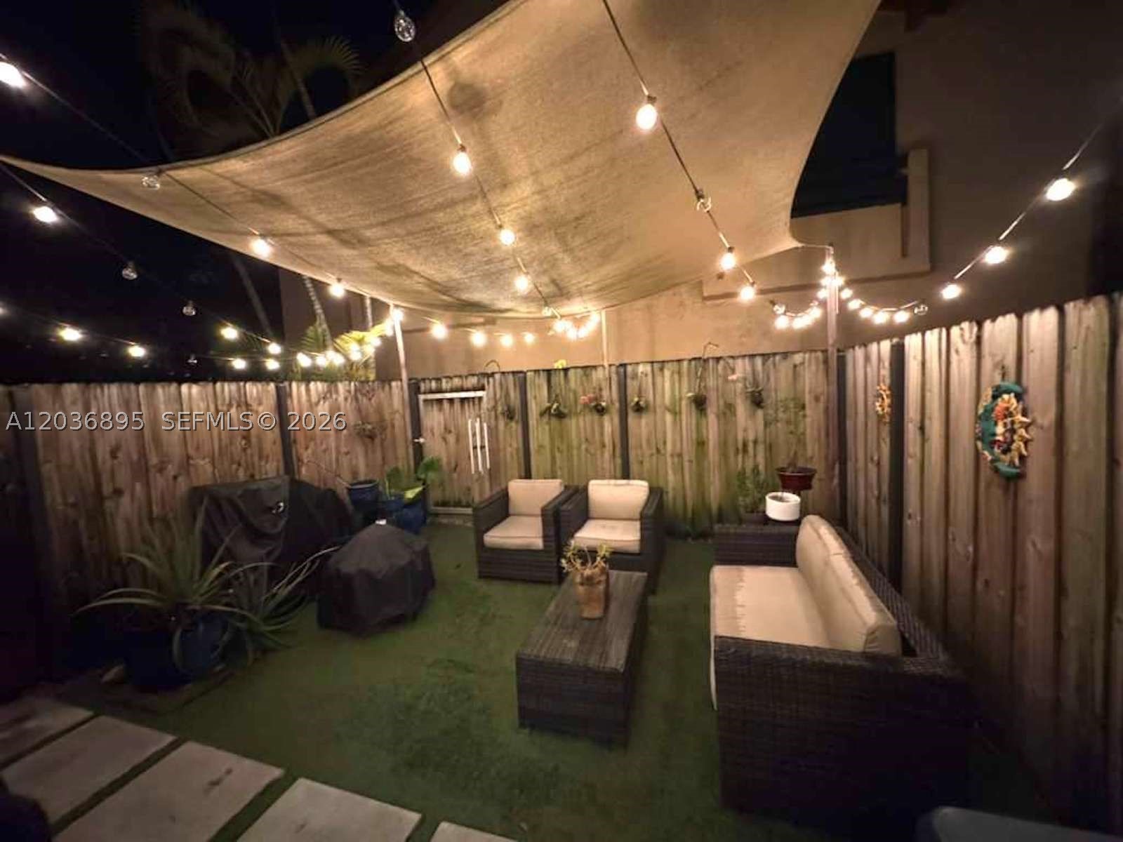 DADELAND COVE SEC 1 - Residential Lease