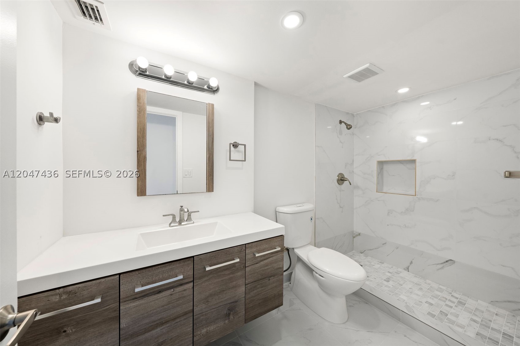 CLUB ATLANTIS CONDO - Residential