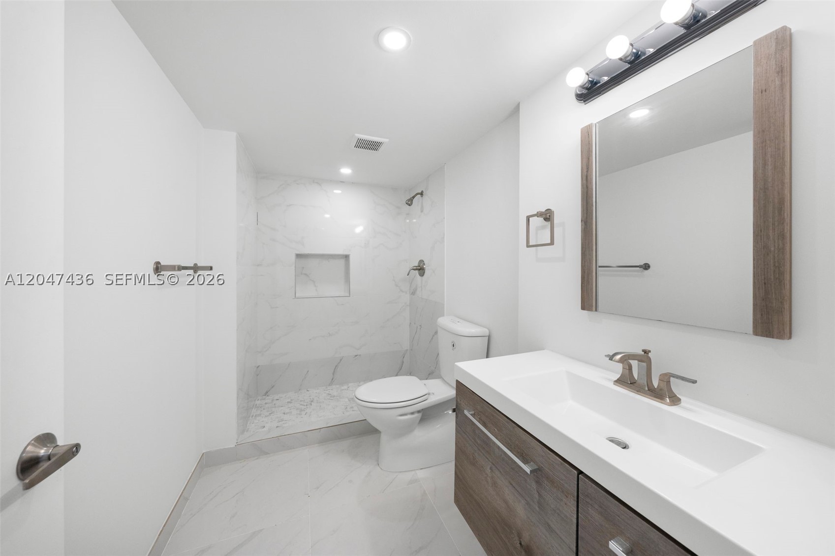 CLUB ATLANTIS CONDO - Residential