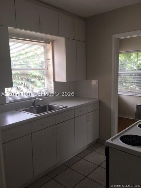 C GAB DOUGLAS SEC - Residential Lease