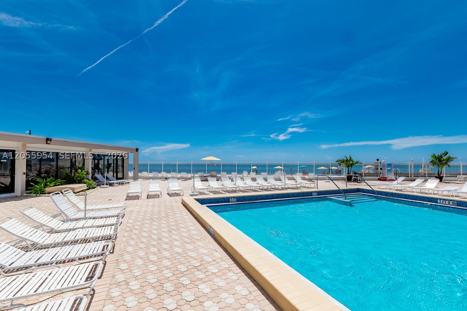 ALEXANDER TOWERS CONDO - Residential