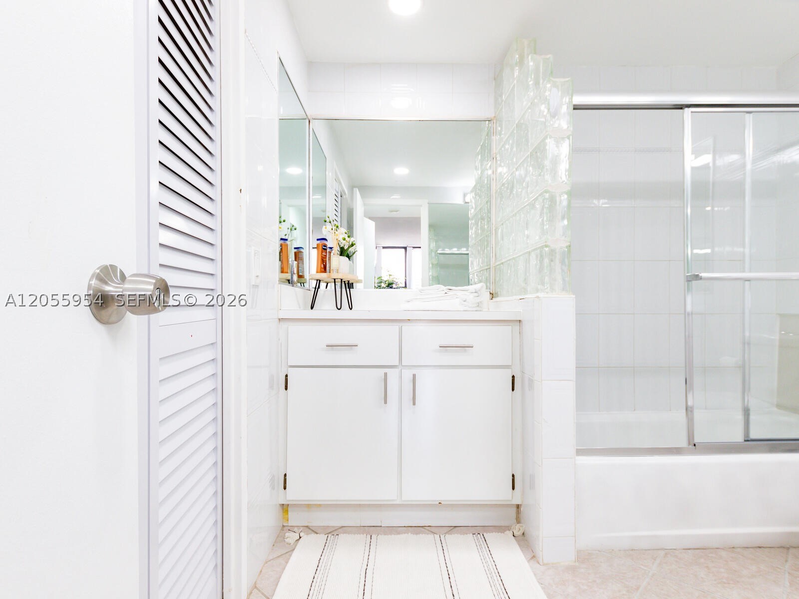 ALEXANDER TOWERS CONDO - Residential