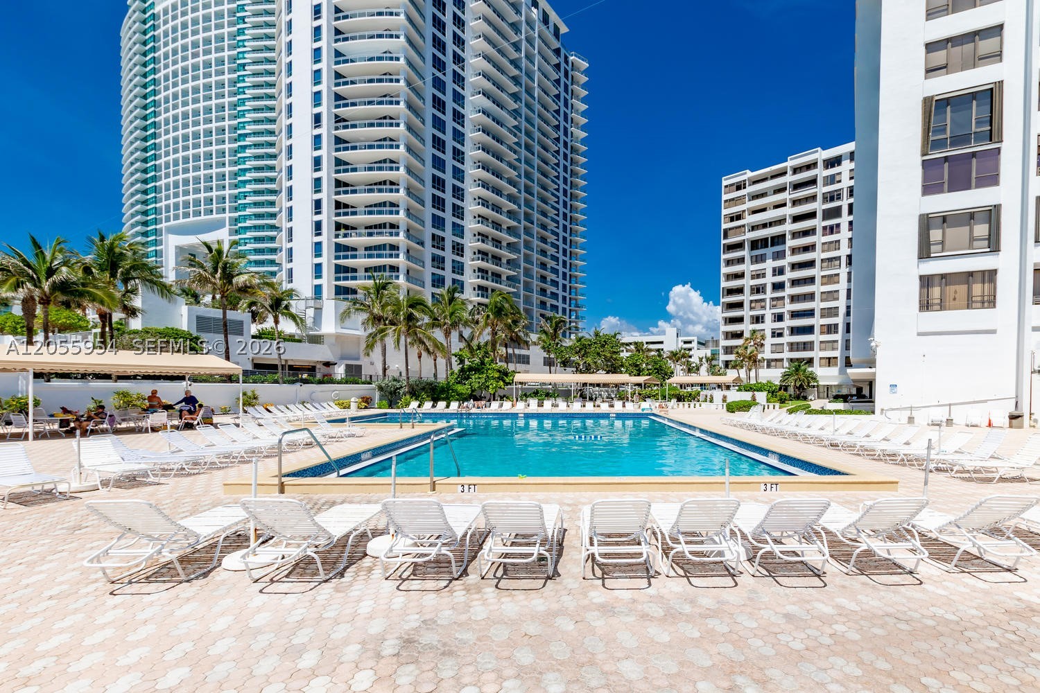 ALEXANDER TOWERS CONDO - Residential