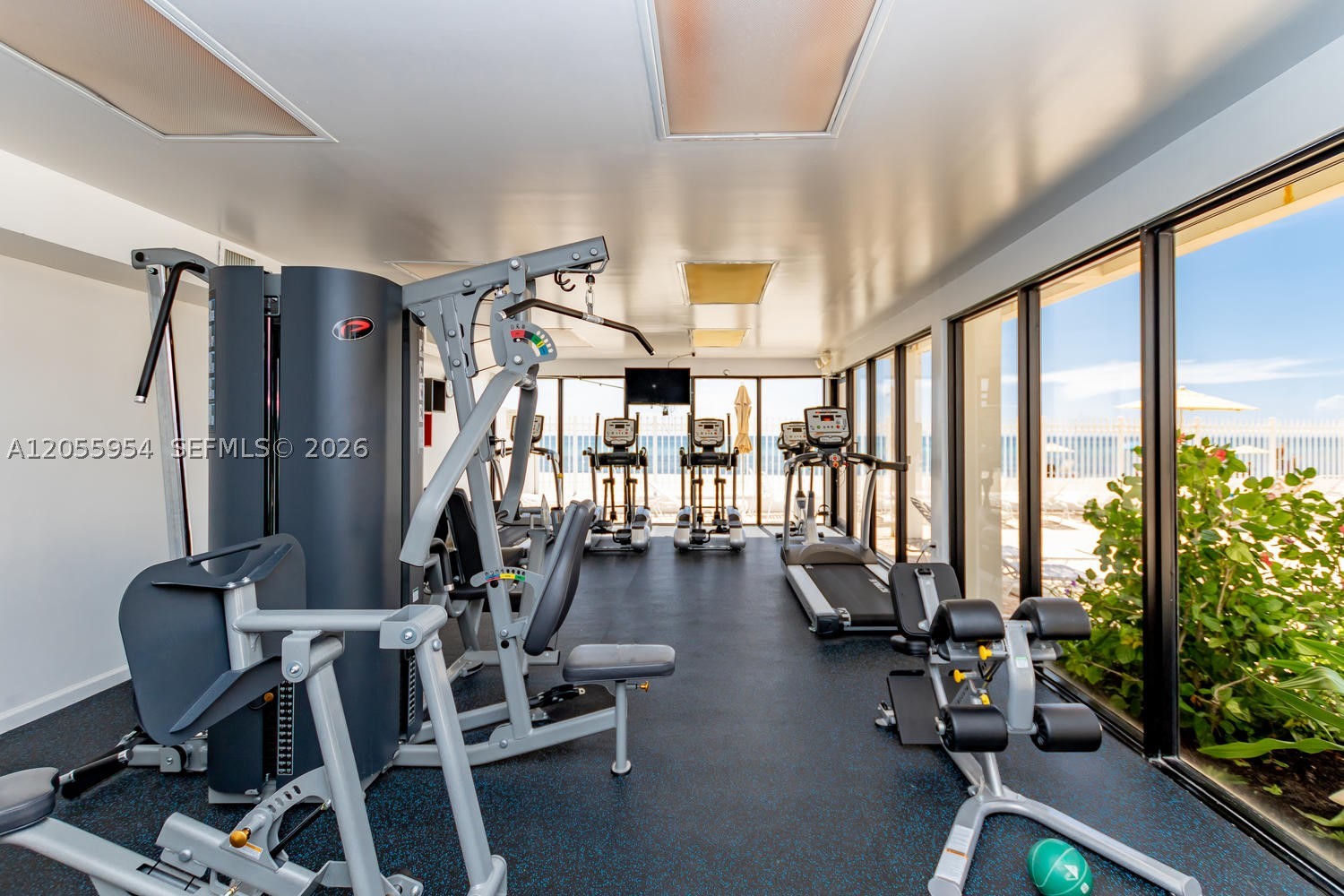 ALEXANDER TOWERS CONDO - Residential