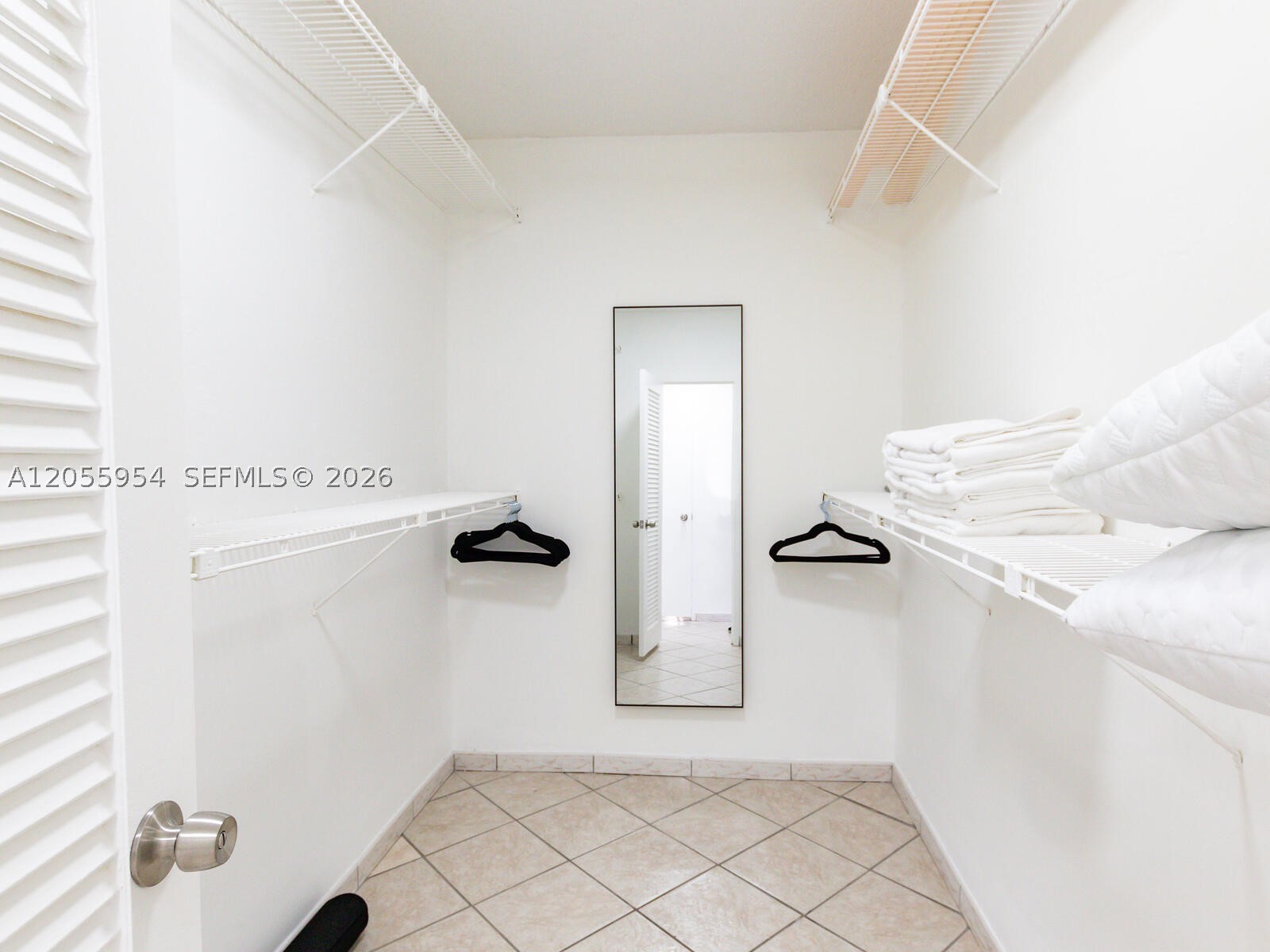 ALEXANDER TOWERS CONDO - Residential
