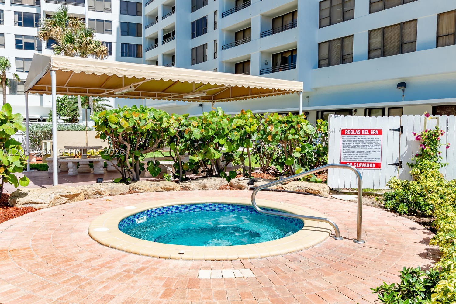 ALEXANDER TOWERS CONDO - Residential